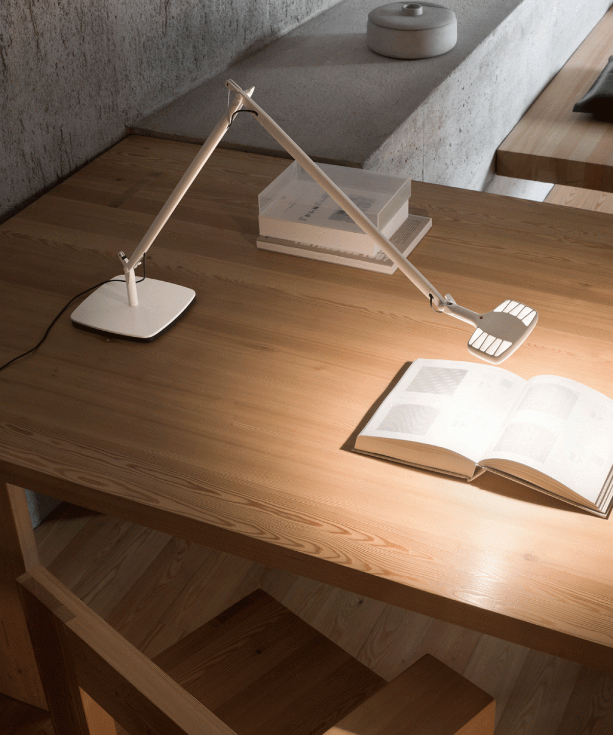 Otto Watt table lamp Luceplan